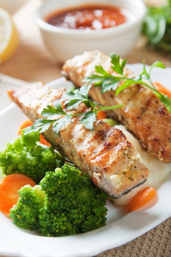 Grilled Salmon Steak with Broccoli and Carrot Stock Image - Image of ...