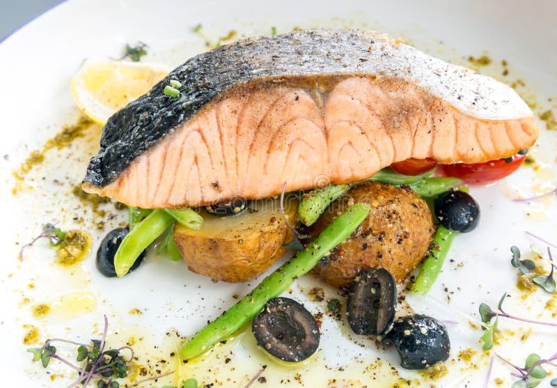 grilled salmon steak pesto