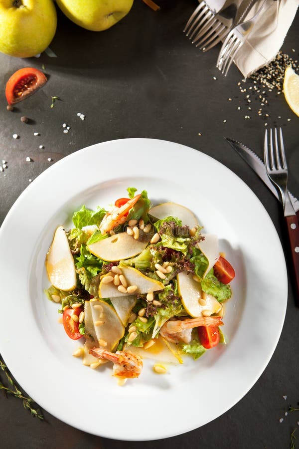 Grilled Shrimp and Pear Salad royalty free stock images