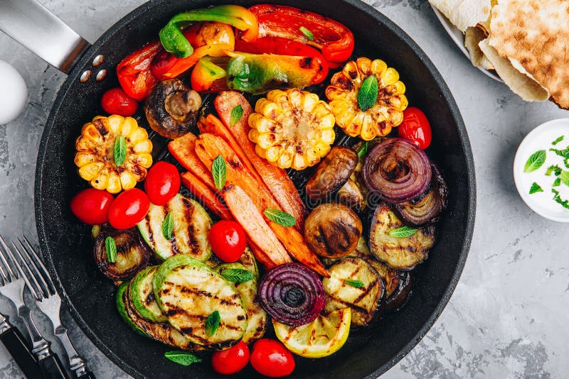 Grilled Vegetable Platter with Zucchini, Mushrooms, Eggplant, Carrots ...