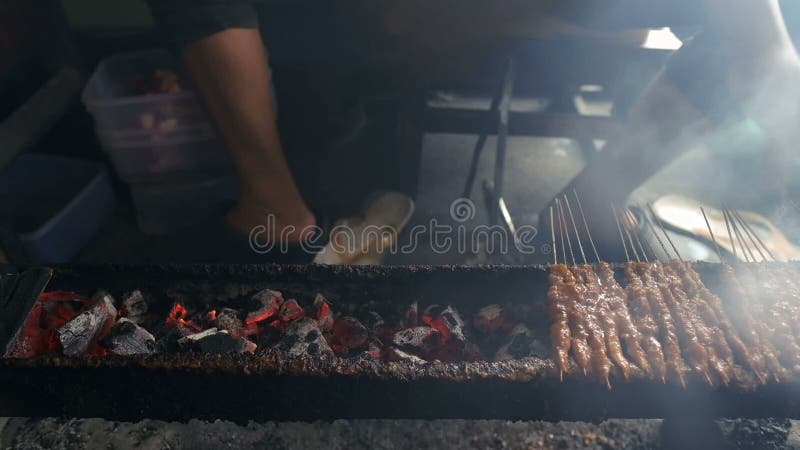 Grillsaal, gegrilltes Fleisch auf Spiewer