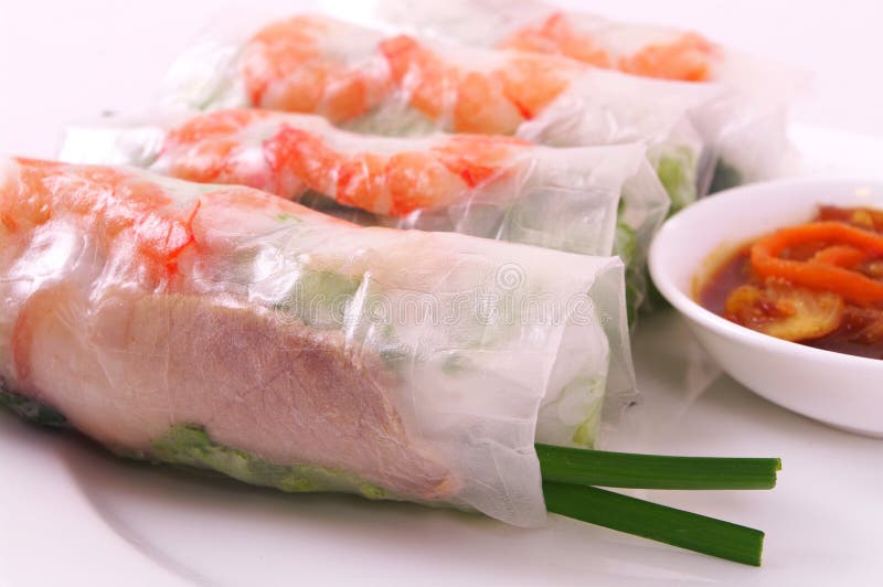Griskött- och räkavårrulle (den Goi cuonen), vietnamesisk kokkonst arkivbild Griskött- och räkavårrulle (den Goi cuonen), vietnamesisk kokkonst arkivbild