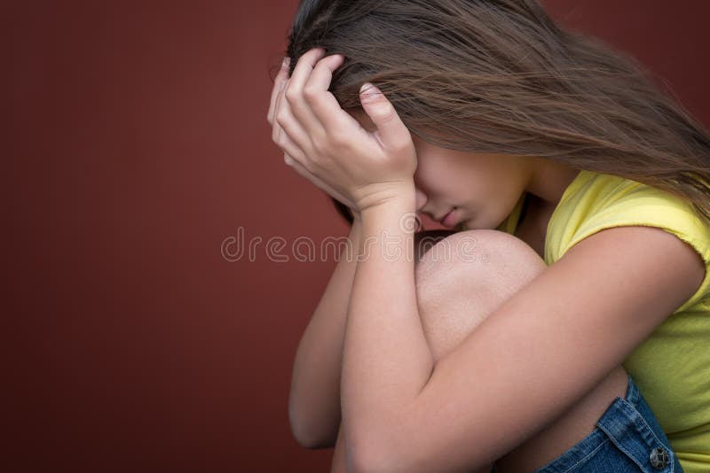 Grito triste do adolescente foto de stock royalty free Grito triste do adolescente foto de stock royalty free