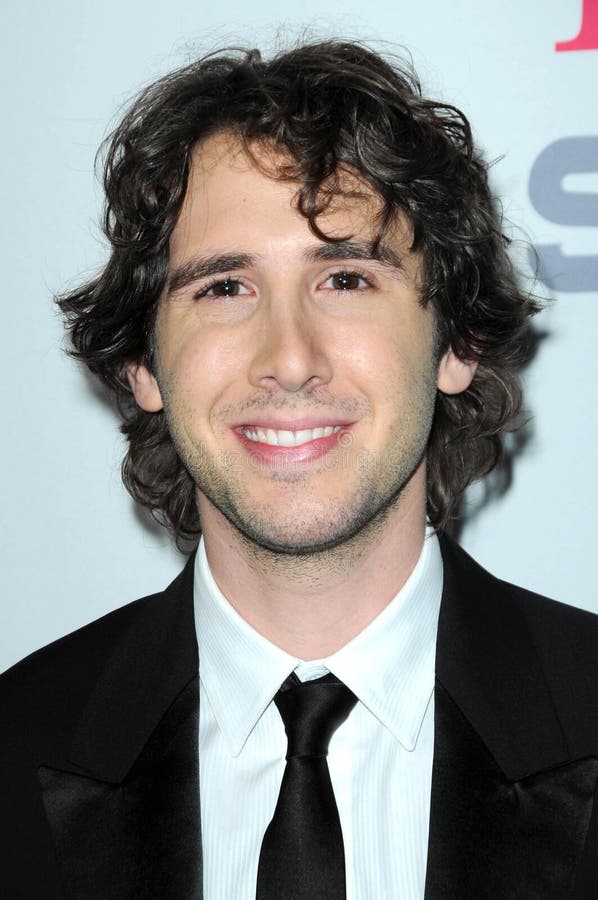 Josh Groban at the Salute To Icons Clive Davis Pre-Grammy Gala. Beverly Hilton Hotel, Beverly Hills, CA. 02-07-09. Josh Groban at the Salute To Icons Clive Davis Pre-Grammy Gala. Beverly Hilton Hotel, Beverly Hills, CA. 02-07-09