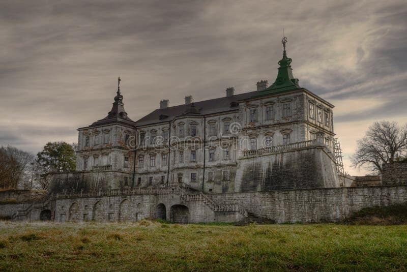 grodowy ciemny hdr fotografia royalty free grodowy ciemny hdr fotografia royalty free