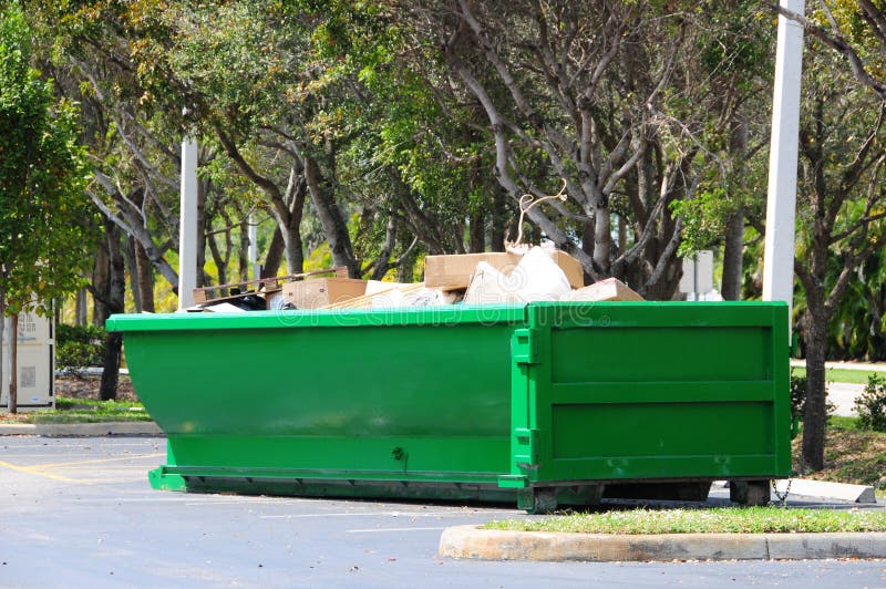 Groen metaal dumpster, Zuid-Florida stock fotografie Groen metaal dumpster, Zuid-Florida stock fotografie