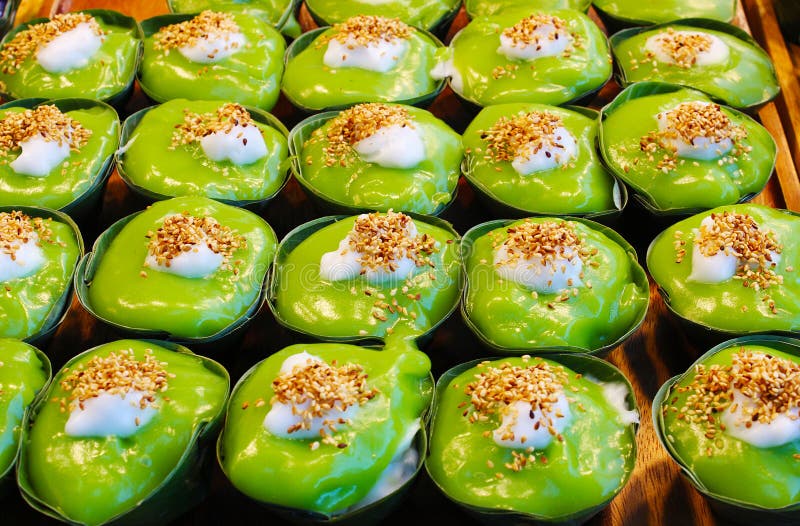 Groene Creamy Coconut en gebrand Sesamzaad Pudding royalty-vrije stock fotografie Groene Creamy Coconut en gebrand Sesamzaad Pudding royalty-vrije stock fotografie