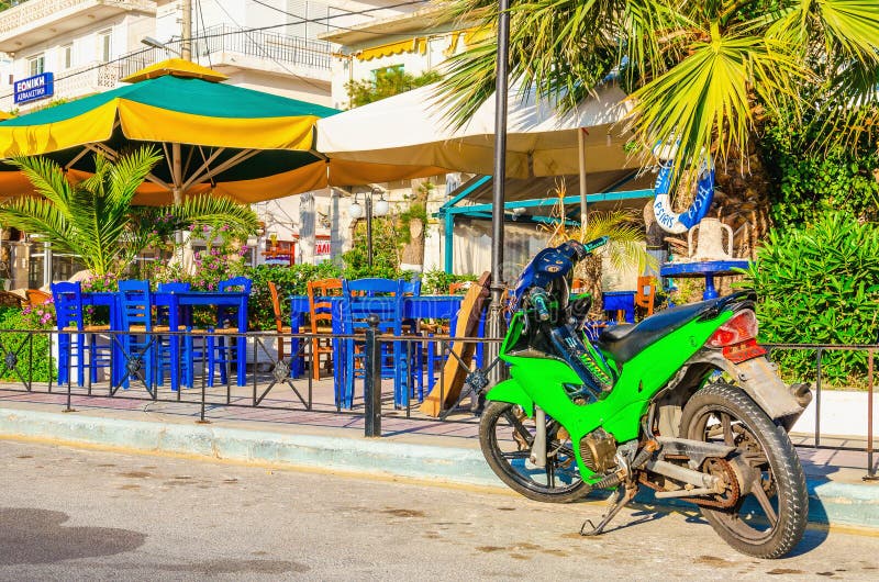Groene motor voor Grieks restaurant royalty-vrije stock fotografie Groene motor voor Grieks restaurant royalty-vrije stock fotografie
