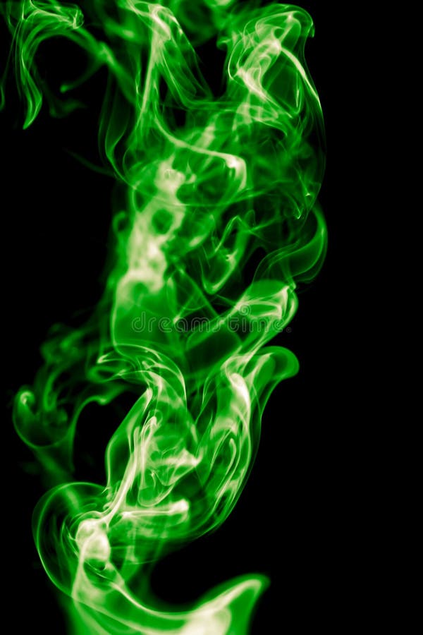 Groene rook op Zwarte Achtergrond stock foto