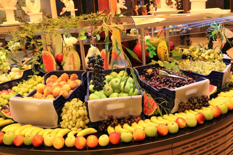 groentehandelaar Fruitwinkel Vers fruit Fruitmarkt Kruidenierswinkelopslag royalty-vrije stock afbeelding groentehandelaar Fruitwinkel Vers fruit Fruitmarkt Kruidenierswinkelopslag royalty-vrije stock afbeelding
