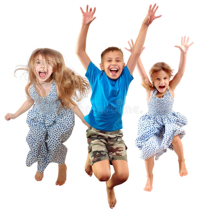 Groep gelukkige vrolijke sportieve en kinderen die springen dansen stock fotografie Groep gelukkige vrolijke sportieve en kinderen die springen dansen stock fotografie