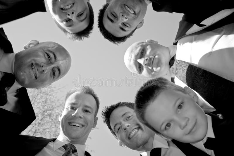 groomsmen skupisko zdjęcie stock groomsmen skupisko zdjęcie stock