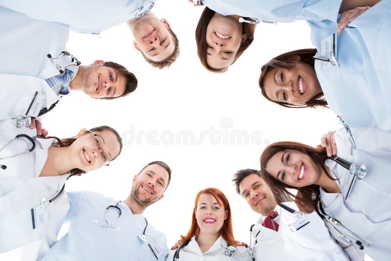 Groot divers multi-etnisch medisch team