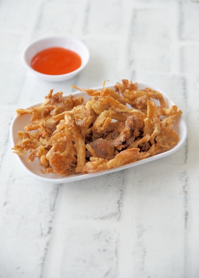 Grote, gefrituurde paddenstoelen stock afbeeldingen