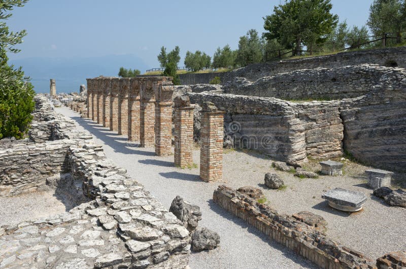 Grotte Di Catullo Римск Remainsat Sirmione стоковая фотография Grotte Di Catullo Римск Remainsat Sirmione стоковая фотография