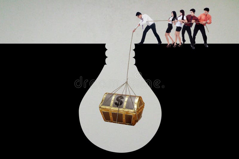 Businessman Get Treasure Chest Photos Free Royalty Free Stock Photos From Dreamstime