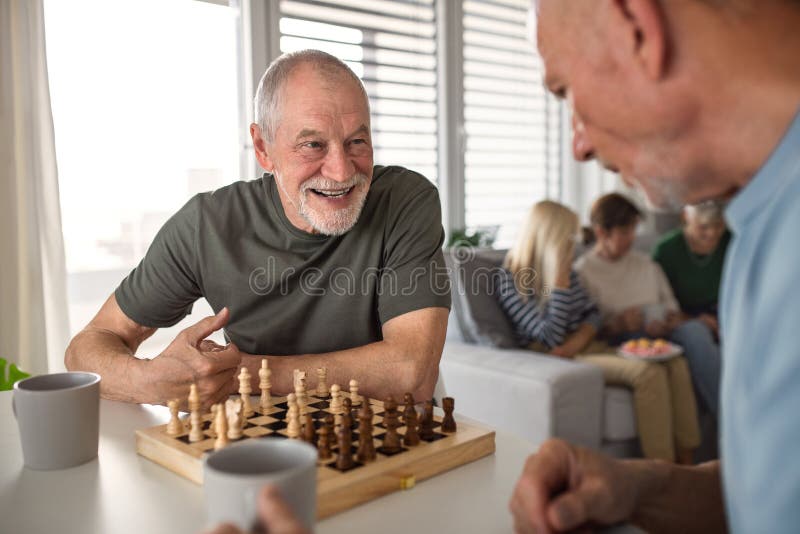 9,400+ Friends Playing Board Games Stock Photos, Pictures & Royalty-Free  Images - iStock