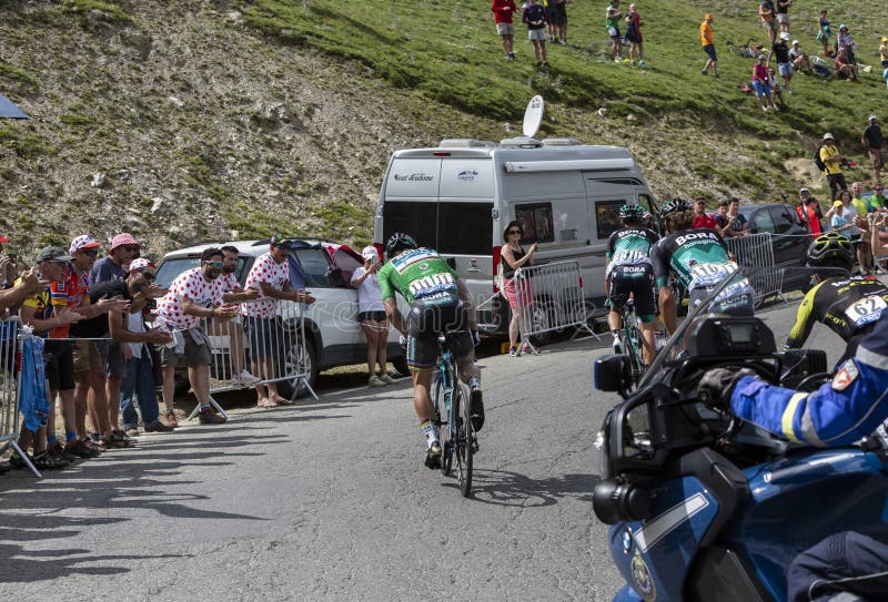 Groupe de cyclistes sur Col du Tourmalet - Tour de France 2018 photographie stock libre de droits Groupe de cyclistes sur Col du Tourmalet - Tour de France 2018 photographie stock libre de droits