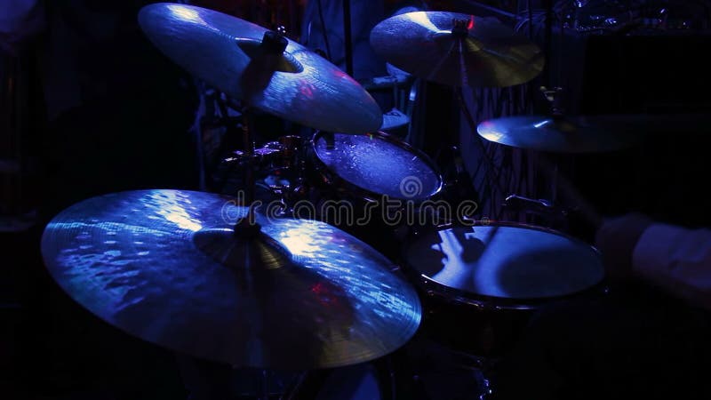 Groupe de rock ex? cutant dans une bo? te de nuit clips vidéos