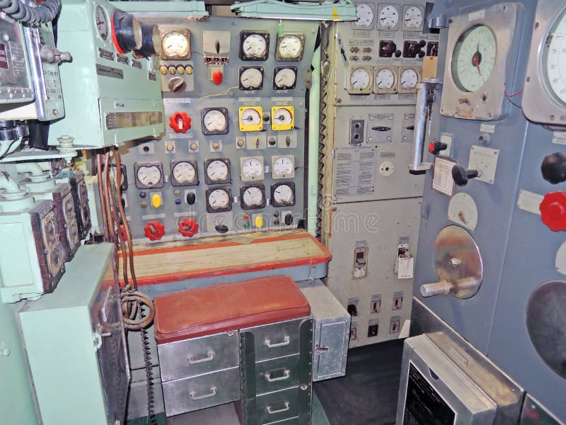 Growler USS: Пост управления электрического двигателя стоковые фотографии rf