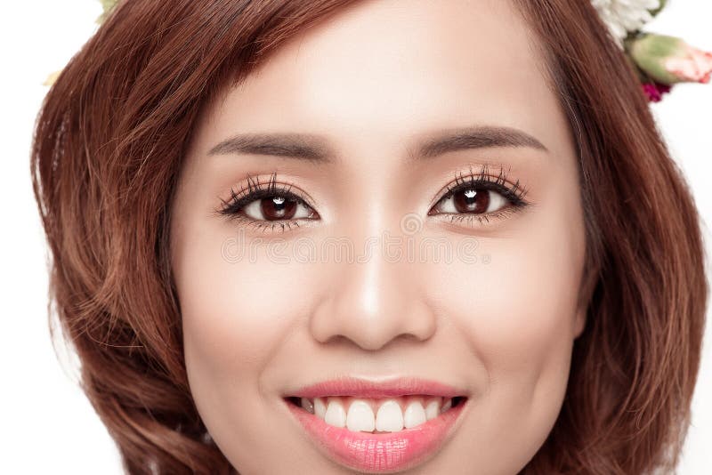 Große braune Augen und Augenbrauen auf weißem Hintergrund lizenzfreies stockbild Große braune Augen und Augenbrauen auf weißem Hintergrund lizenzfreies stockbild