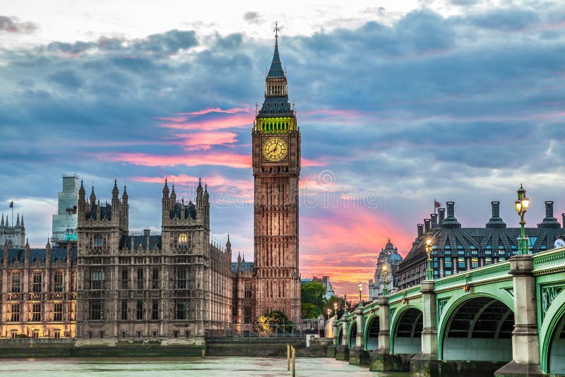 Großer Ben Clock Tower und Parlamentsgebäude in der City of Westminster