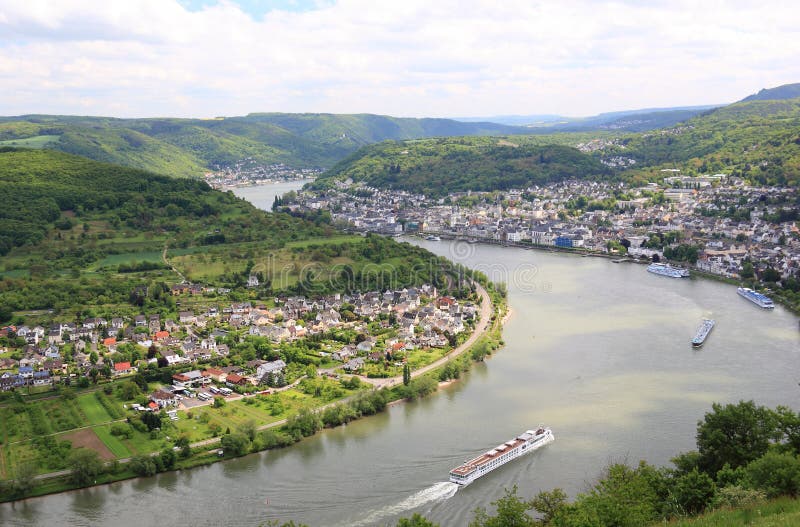 Großer Bogen des Rhein-Tales nahe Boppard, Deutschland.