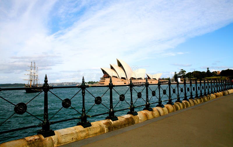 Großsegler in Sydney Harbour, Australien lizenzfreie stockbilder Großsegler in Sydney Harbour, Australien lizenzfreie stockbilder