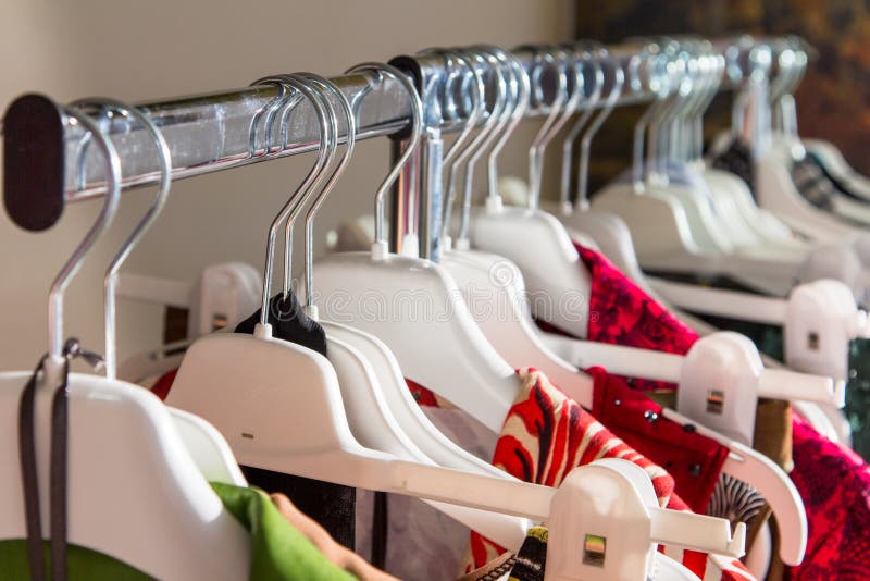 Set 36 Grucce Bambini Bianche - Appendiabiti In Plastica Da 27cm Per Ottimizzare Armadi - Foto 10