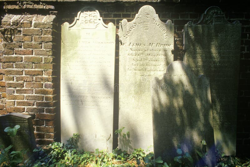Grundsteine im alten historischen Südbezirk, Charleston, Sc lizenzfreie stockbilder Grundsteine im alten historischen Südbezirk, Charleston, Sc lizenzfreie stockbilder
