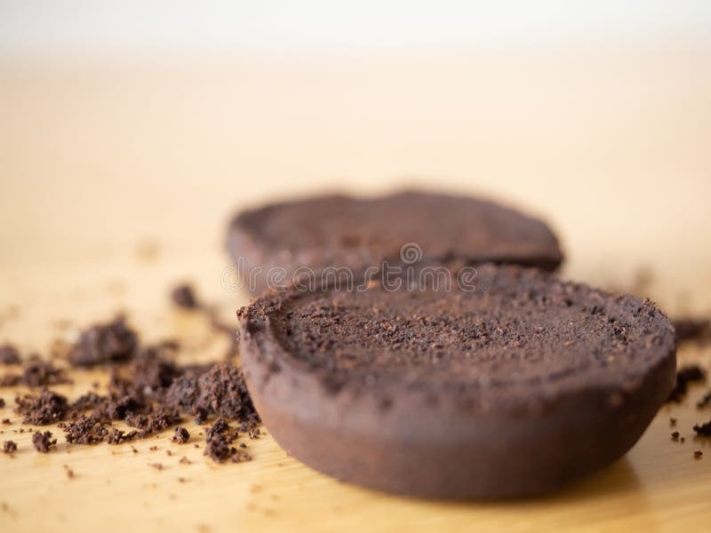 Grunty do kawy po ekstrakcji fasoli espresso maszyna idealne ciastko w proszku brązowy palony czarny napój kofeina żywność obraz stock