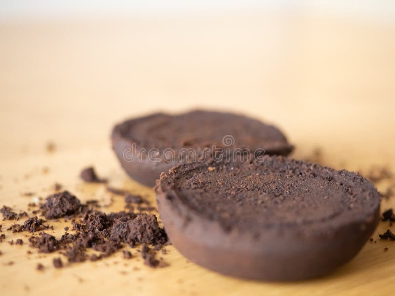 Grunty do kawy po ekstrakcji fasoli espresso maszyna idealne ciastko w proszku brązowy palony czarny napój kofeina żywność zdjęcia stock