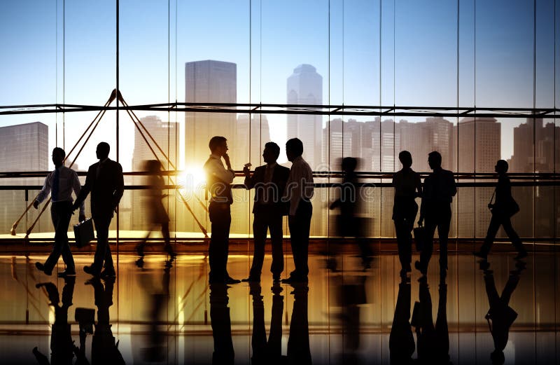 Grup de oameni de afaceri în birouri royalty free stock photo