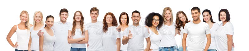 Grupo de diversa gente feliz en las camisetas blancas fotos de archivo libres de regalías Grupo de diversa gente feliz en las camisetas blancas fotos de archivo libres de regalías