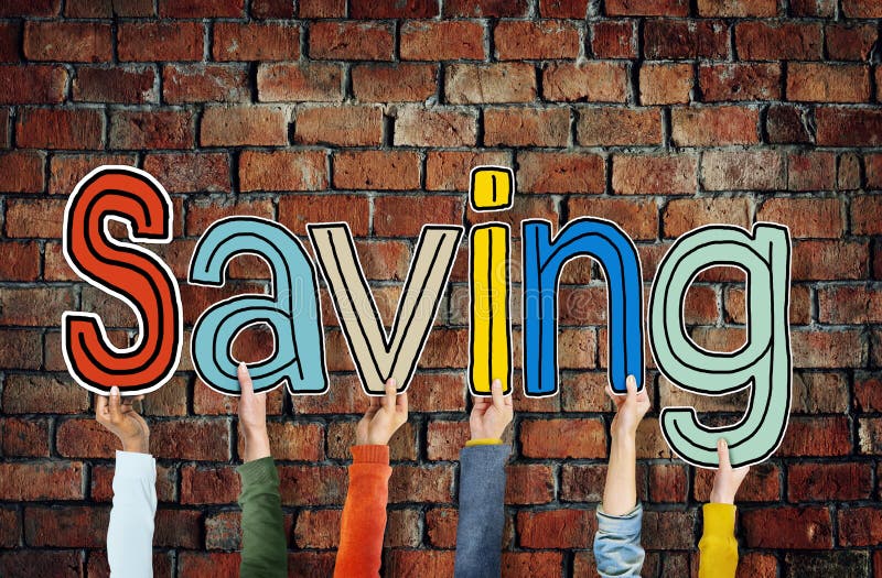 Grupo de gente diversa que lleva a cabo el ahorro de la palabra foto de archivo libre de regalías Grupo de gente diversa que lleva a cabo el ahorro de la palabra foto de archivo libre de regalías