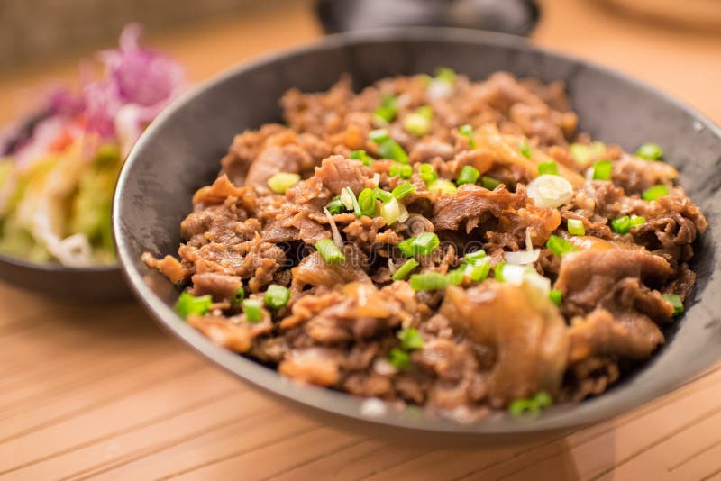 Grupo de gyudon: alimento japonês fotos de stock Grupo de gyudon: alimento japonês fotos de stock