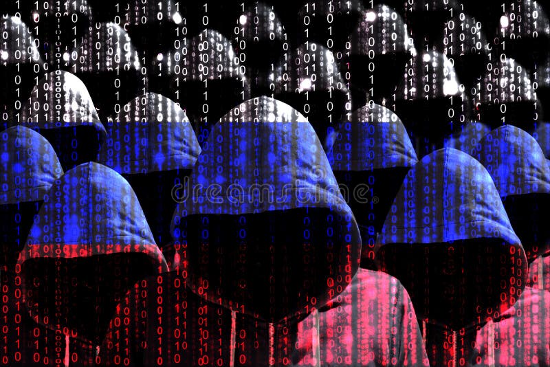 Grupo de hacker encapuçados que brilham através de uma bandeira digital do russo