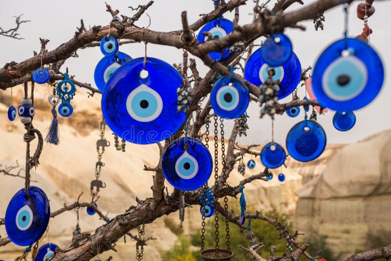 Ilustración de Conjunto De Amuletos De Protección Contra El Mal De Ojo y  más Vectores Libres de Derechos de Ojo - iStock