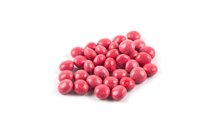 Grupo vermelho dos doces de chocolate isolado no fundo branco imagens de stock Grupo vermelho dos doces de chocolate isolado no fundo branco imagens de stock