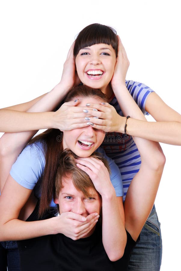 Grupowy radosny nastolatek