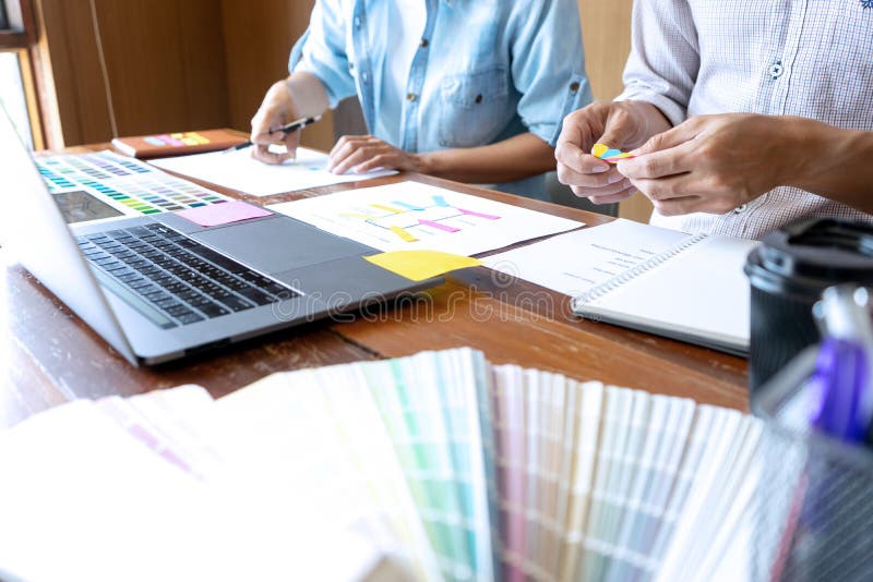 grupp av den unga designen arkivfoto grupp av den unga designen arkivfoto