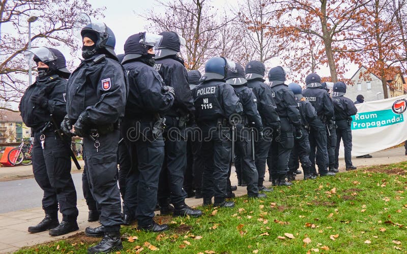 Polizei Schlagstock auf weißem Hintergrund Stockfotografie - Alamy