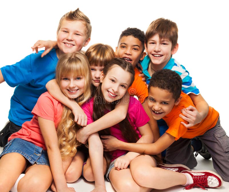 Gruppo di bambini sorridenti felici fotografie stock libere da diritti Gruppo di bambini sorridenti felici fotografie stock libere da diritti