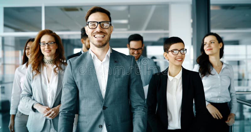Gruppo di gente di affari felice fotografie stock libere da diritti Gruppo di gente di affari felice fotografie stock libere da diritti
