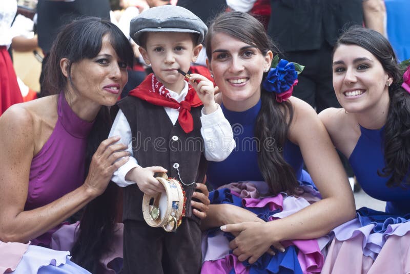 Gruppo piega della Spagna e bambino siciliano immagine stock libera da diritti Gruppo piega della Spagna e bambino siciliano immagine stock libera da diritti