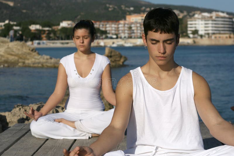 Download Gruppyoga fotografering för bildbyråer. Bild av fred, begrundande - 520681