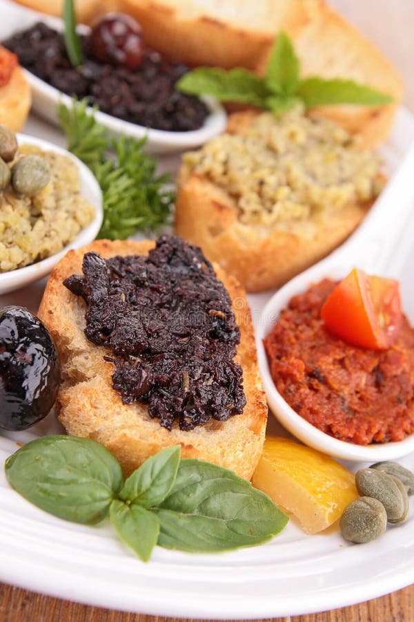Grzanka z tapenade obrazy stock Grzanka z tapenade obrazy stock