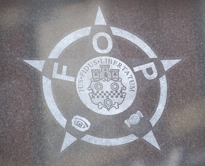 The Fraternal Order of Police FOP is a fraternal organization consisting of sworn law enforcement officers in the United States. It reports a membership of over 330,000 members organized in 2,200 local chapters lodges, state lodges, and the national Grand Lodge. The Fraternal Order of Police FOP is a fraternal organization consisting of sworn law enforcement officers in the United States. It reports a membership of over 330,000 members organized in 2,200 local chapters lodges, state lodges, and the national Grand Lodge.