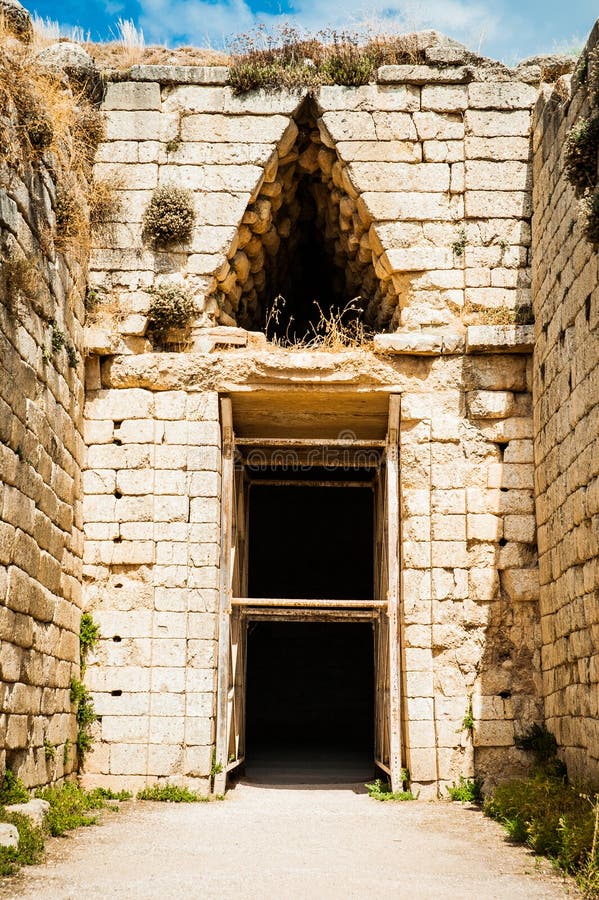 Grécia, Mycenae, monte de Panagitsa, túmulo de Agamemnon, Idade do Bronze foto de stock Grécia, Mycenae, monte de Panagitsa, túmulo de Agamemnon, Idade do Bronze foto de stock