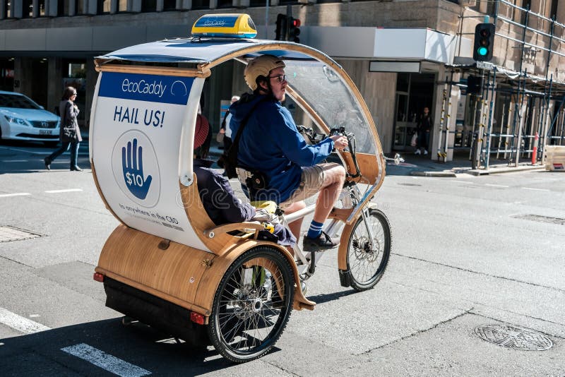 Grön Eco taxi arkivfoto Grön Eco taxi arkivfoto